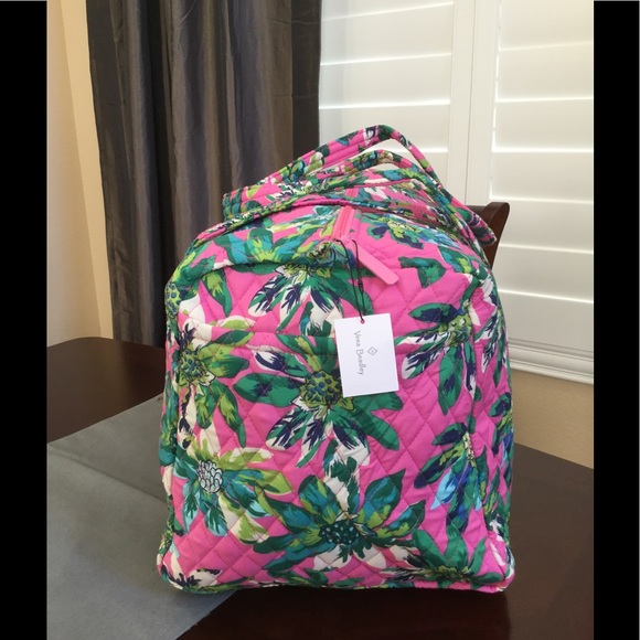 NWT VERA BRADLEY LARGE DUFFEL - Picture 2 of 4